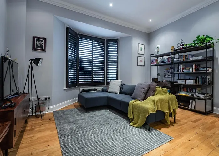 Spacious Clapham Home Near Brixton